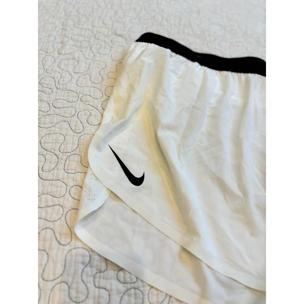 Nike Aeroswift Men XXL White Black 4 Inch Running Shorts FN3352-121